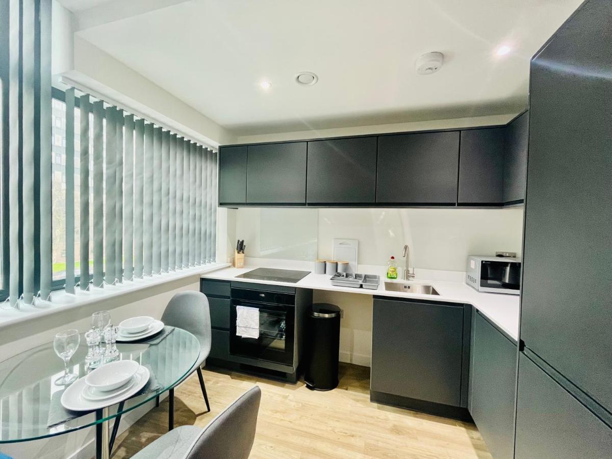 Lovely Studio Apartment With Free Parking Included! Манчестер Екстер'єр фото